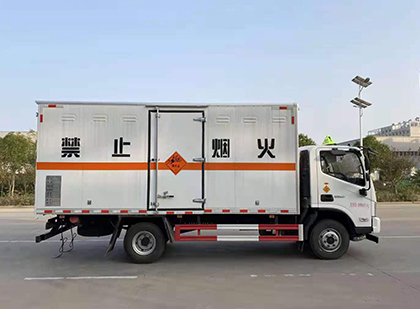本号镇爆破器材运输车